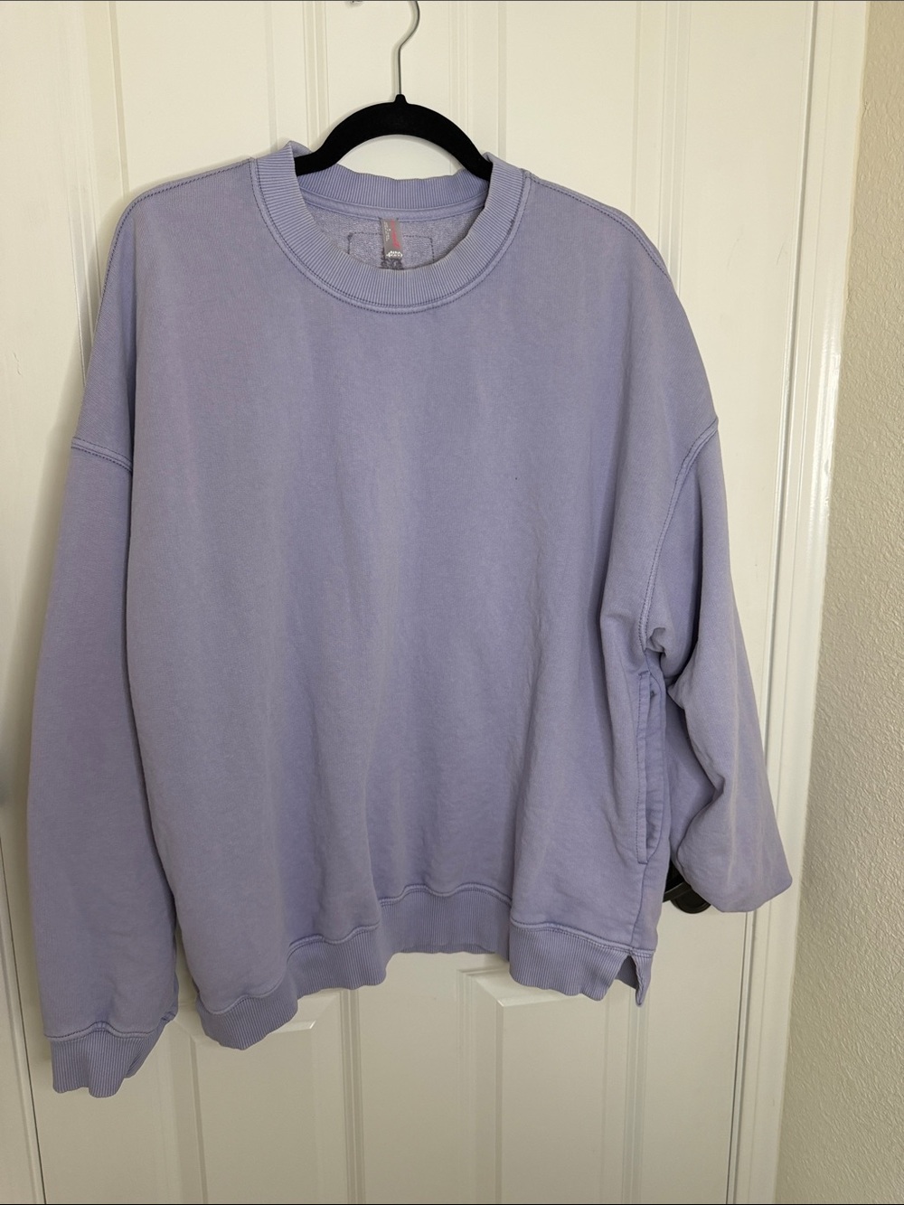Free People Lilac Crewneck Sweatshirt with pockets